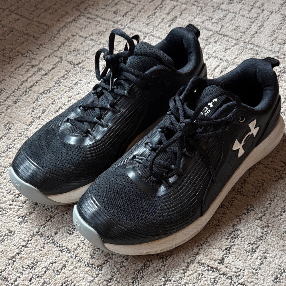 Under Armour Men's Black and White Athletic Shoes size 8.5